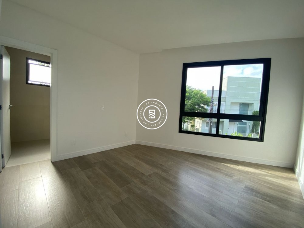 Casa de alto padro em condomnio residencial