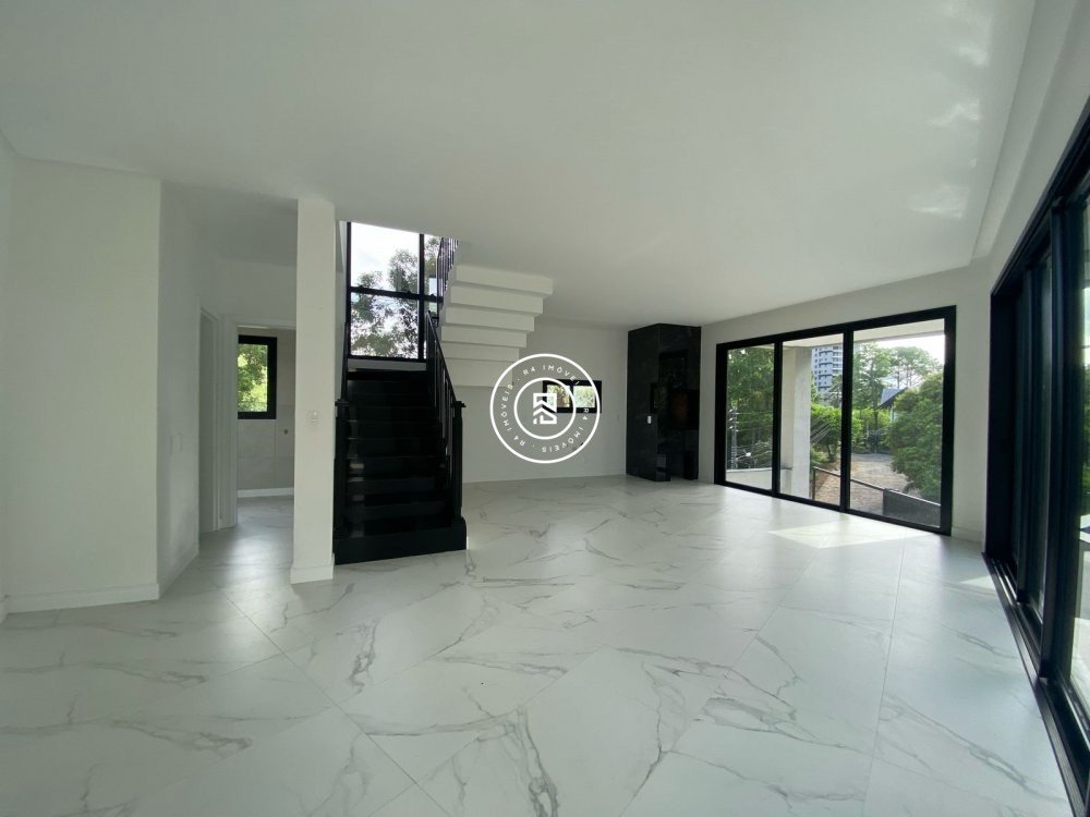 Casa de alto padro em condomnio residencial