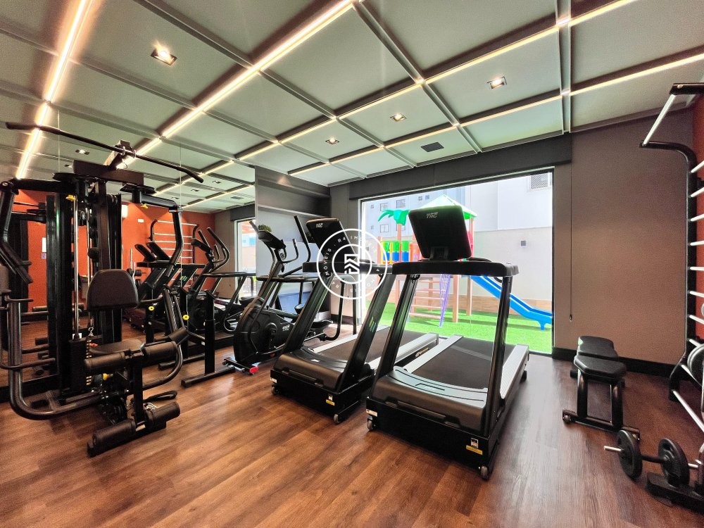 Apto finamente mobiliado na Meia Praia