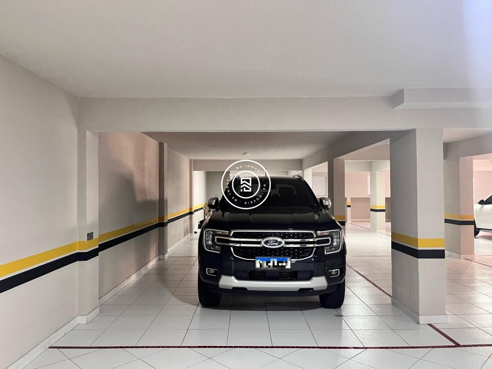 Apto na Meia Praia com moblia 