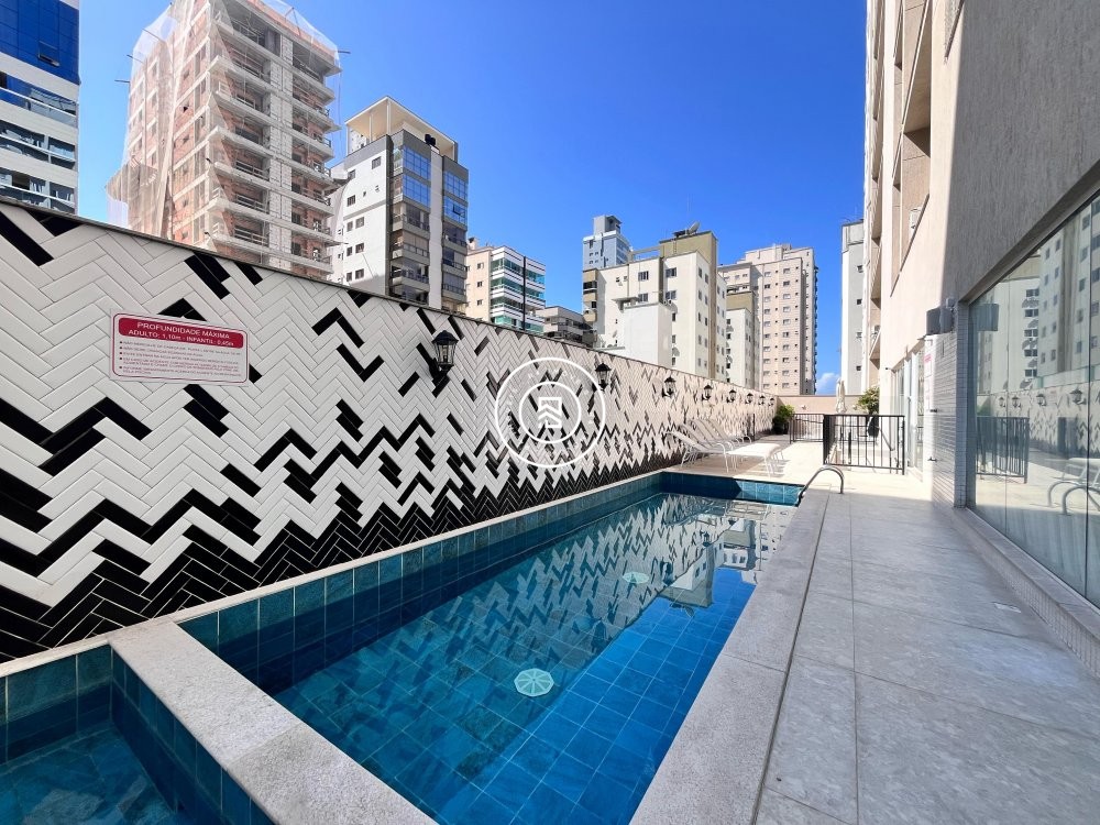 Apto na Meia Praia com moblia 