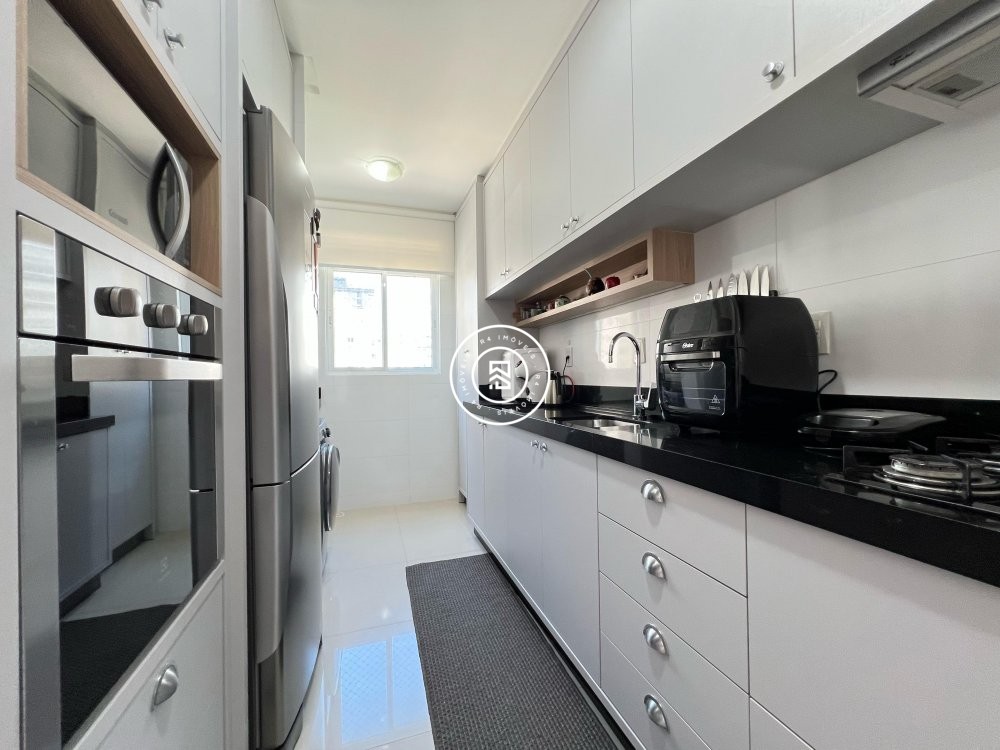 Apartamento mobiliado com 02 sutes