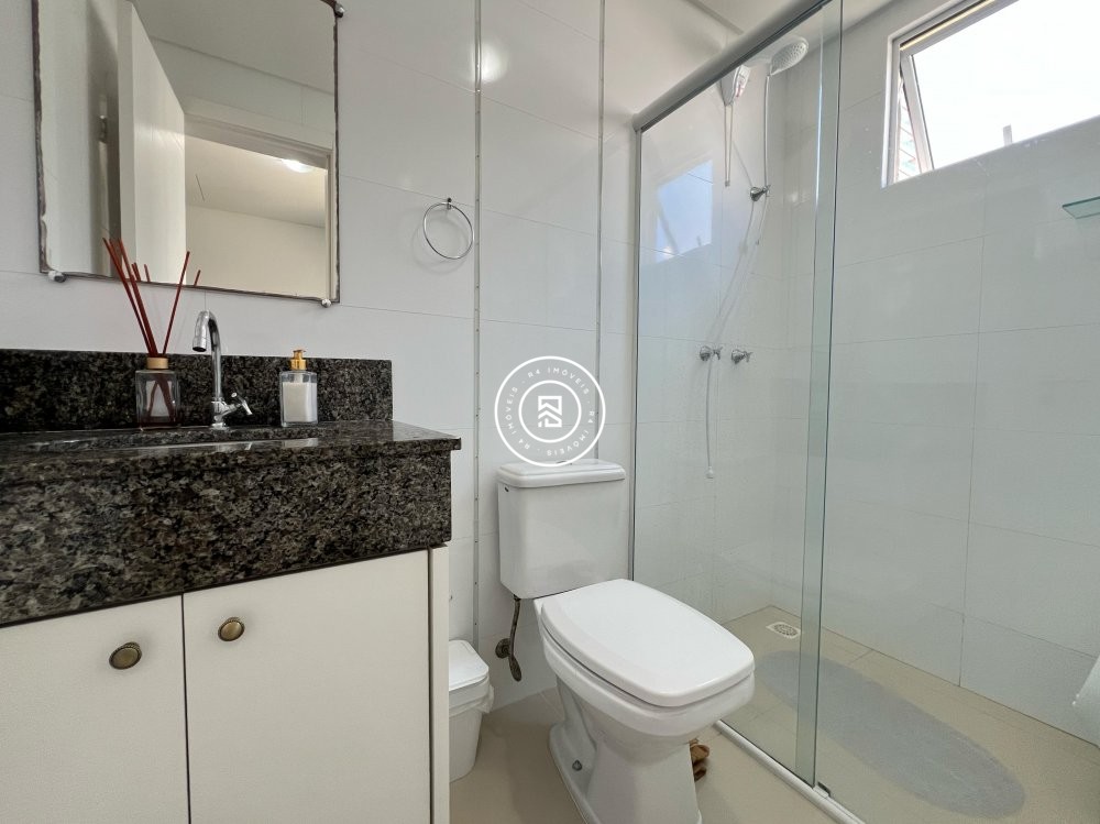 Apartamento mobiliado com 02 sutes