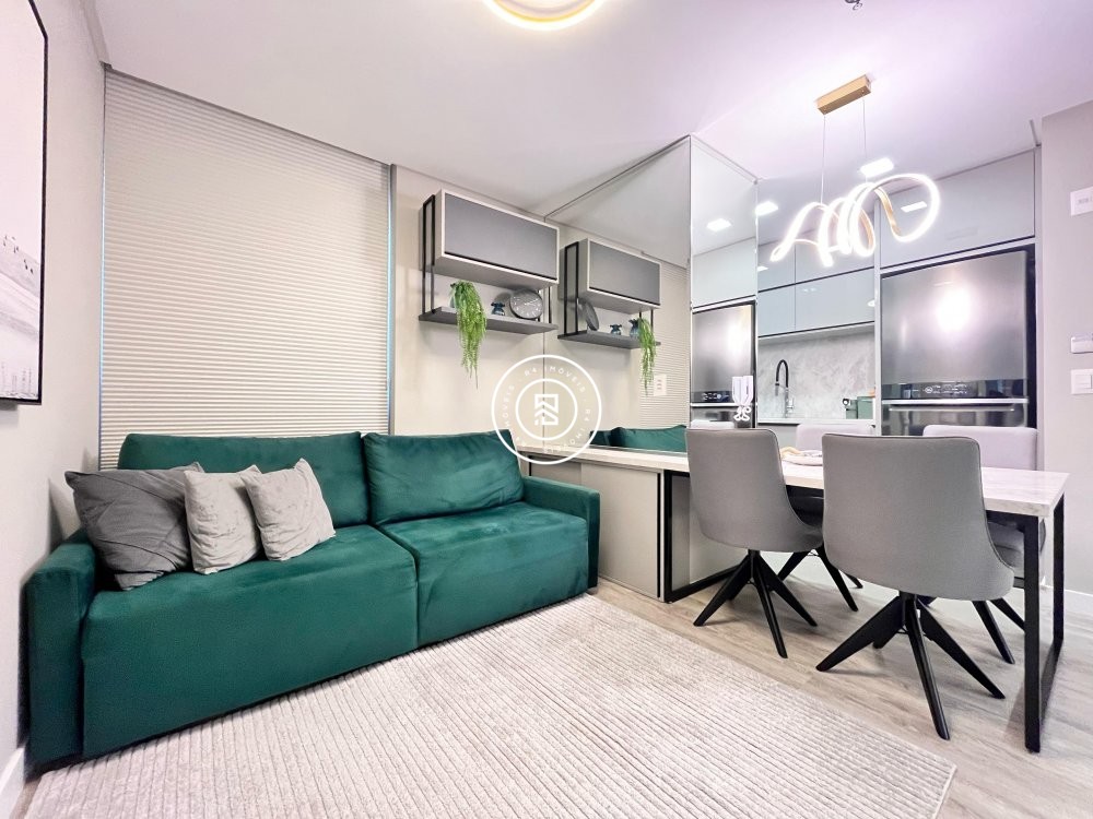 Flat finamente mobiliado na Meia Praia