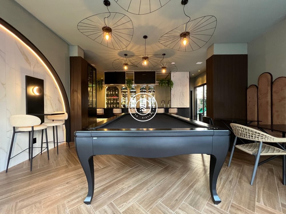 Flat finamente mobiliado na Meia Praia