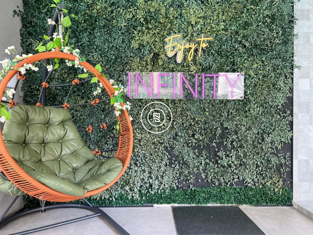 Flat finamente mobiliado na Meia Praia