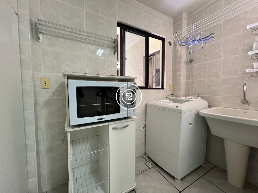 Apto de 130m na quadra mar