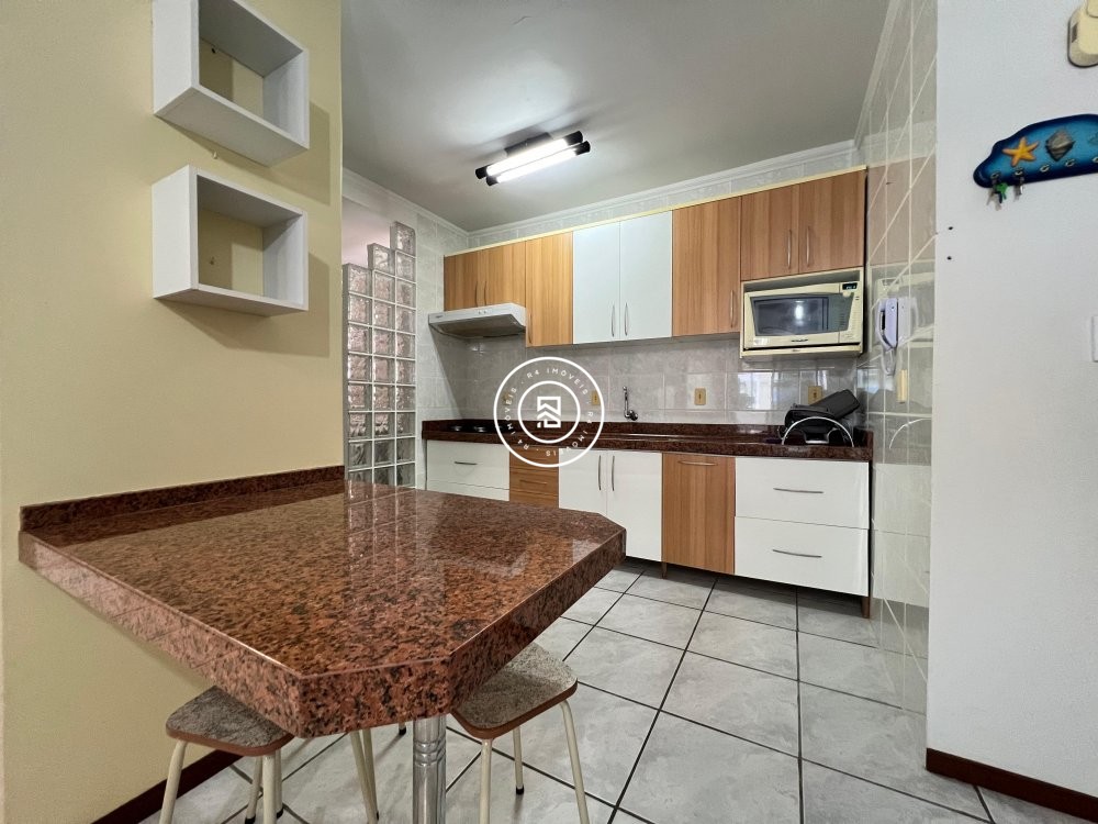 Apto de 130m na quadra mar