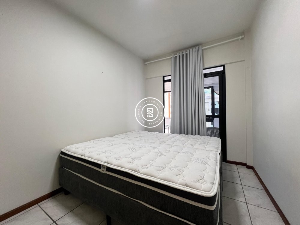 Apto de 130m na quadra mar