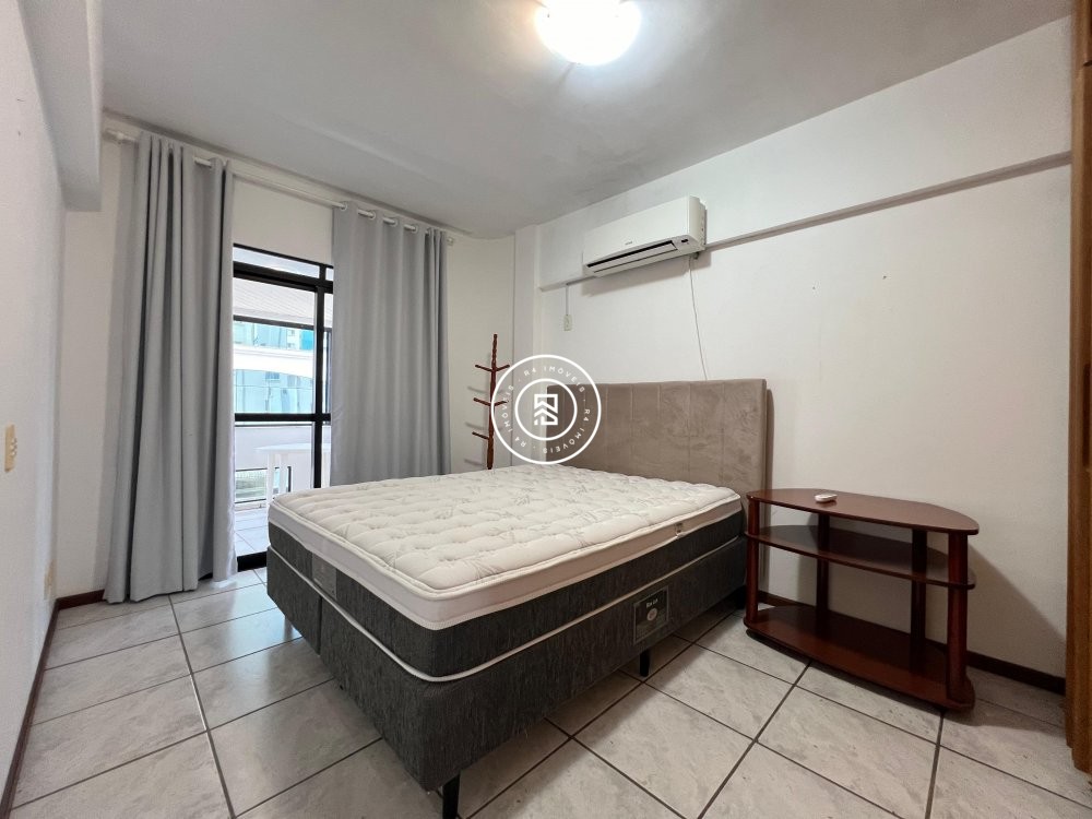 Apto de 130m na quadra mar