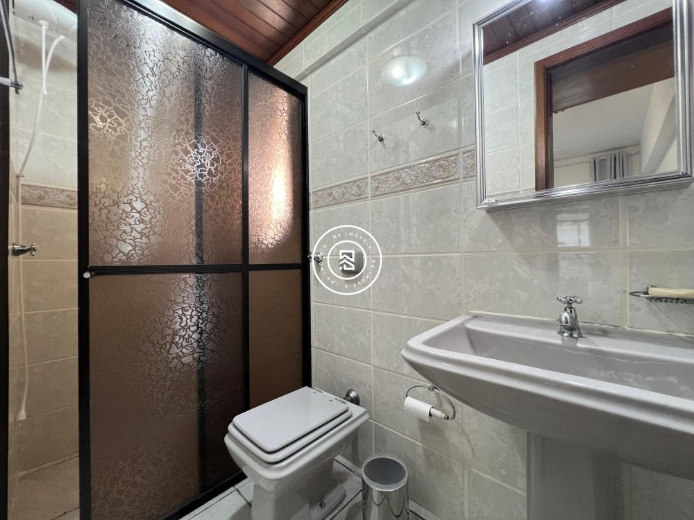 Apto de 130m na quadra mar