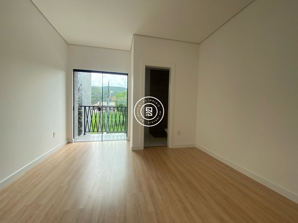 Sobrado novo no Morretes