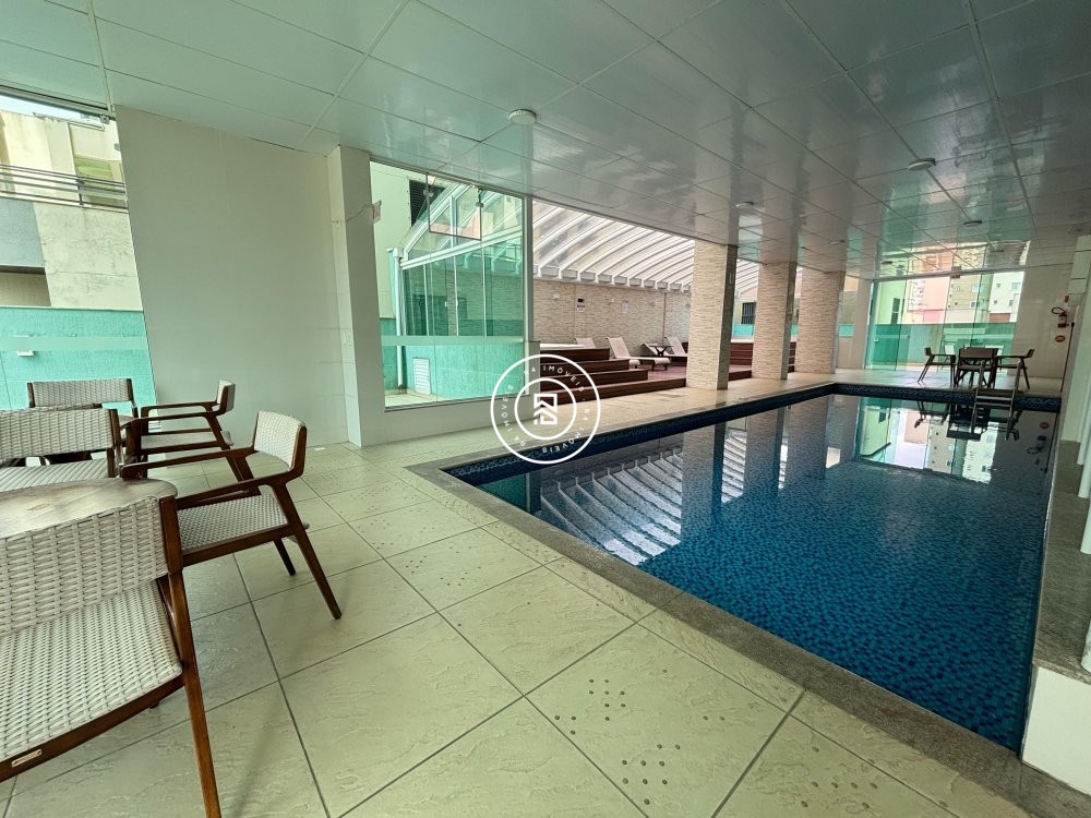 Apartamento mobiliado na quadra-mar