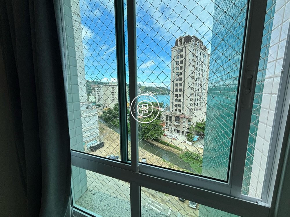 Apartamento mobiliado com 02 sutes