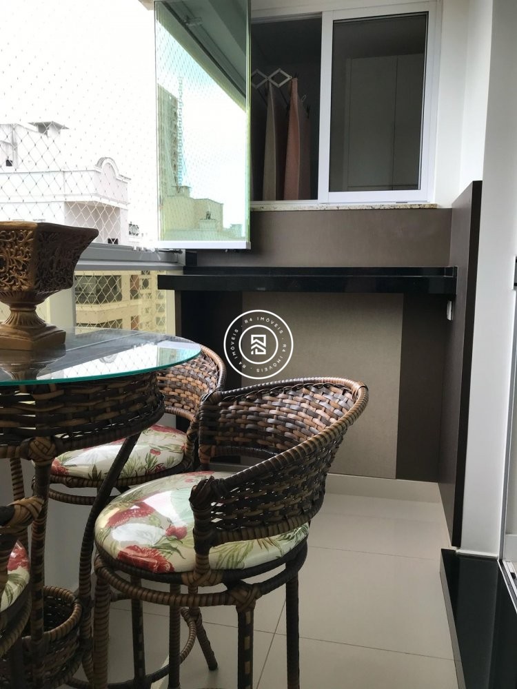 Apto totalmente mobiliado no Perequ