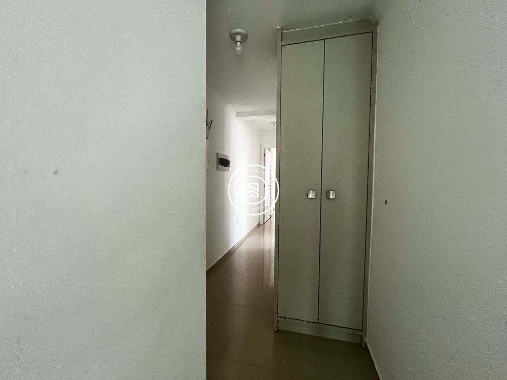 Apto com moblia na Meia Praia