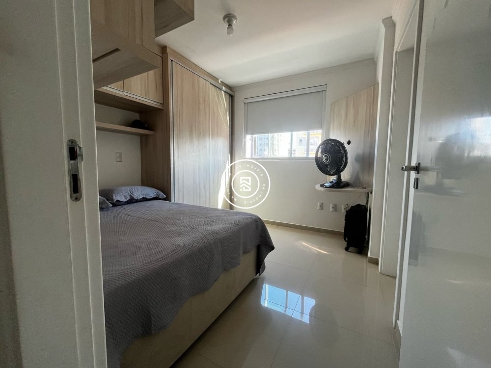 Apto com moblia na Meia Praia