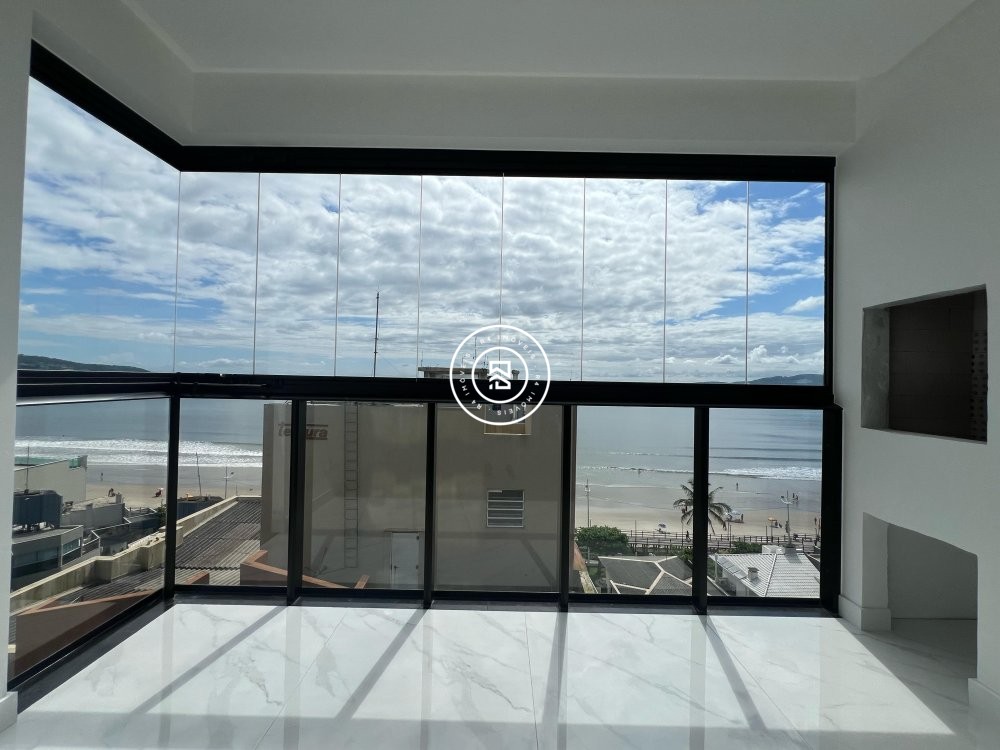 Apto novo na quadra-mar