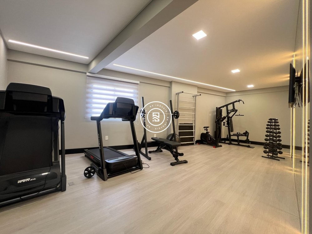 Apto novo na quadra-mar