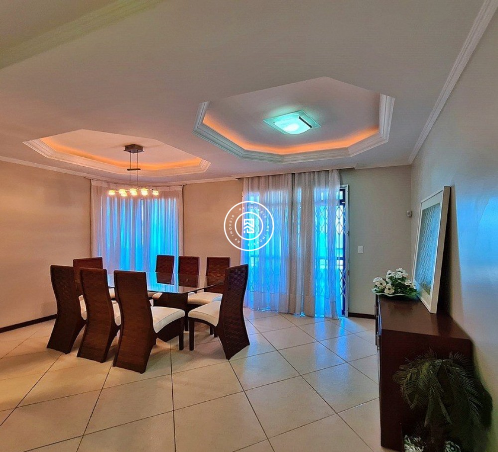 Apartamento Frente Mar 04 Dormitrios, 02 vagas