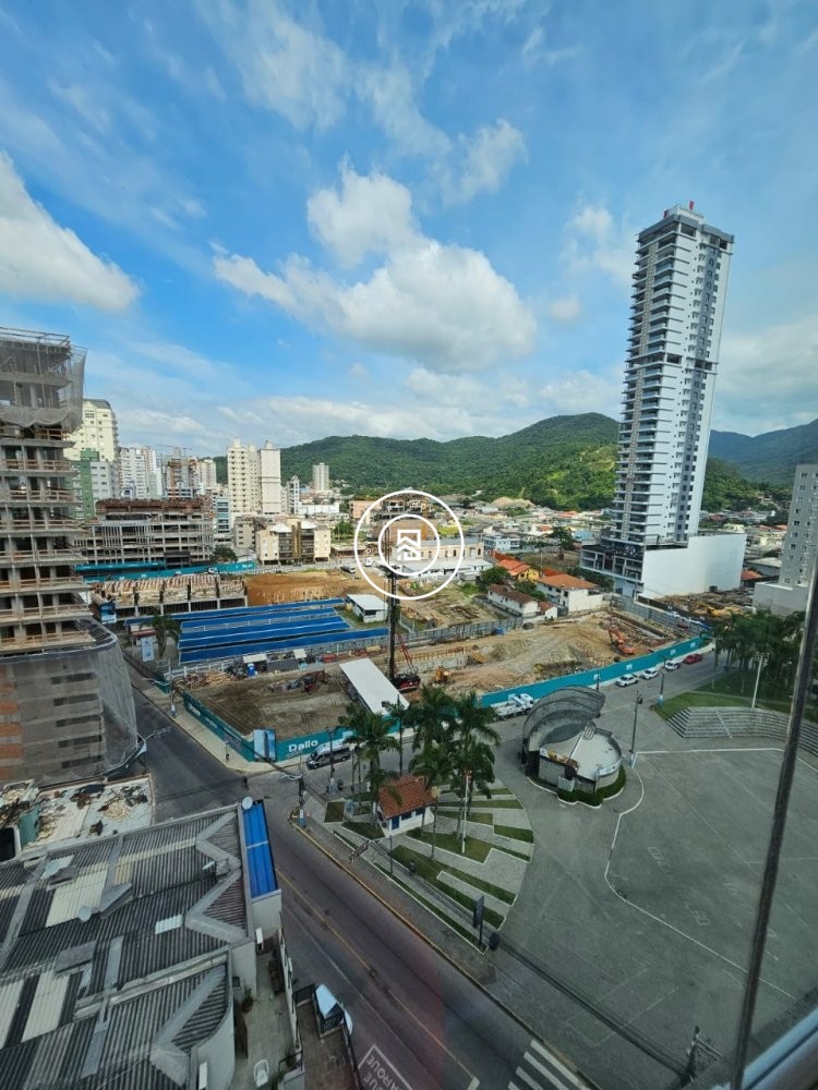 Apartamento mobiliado no Centro de Itapema