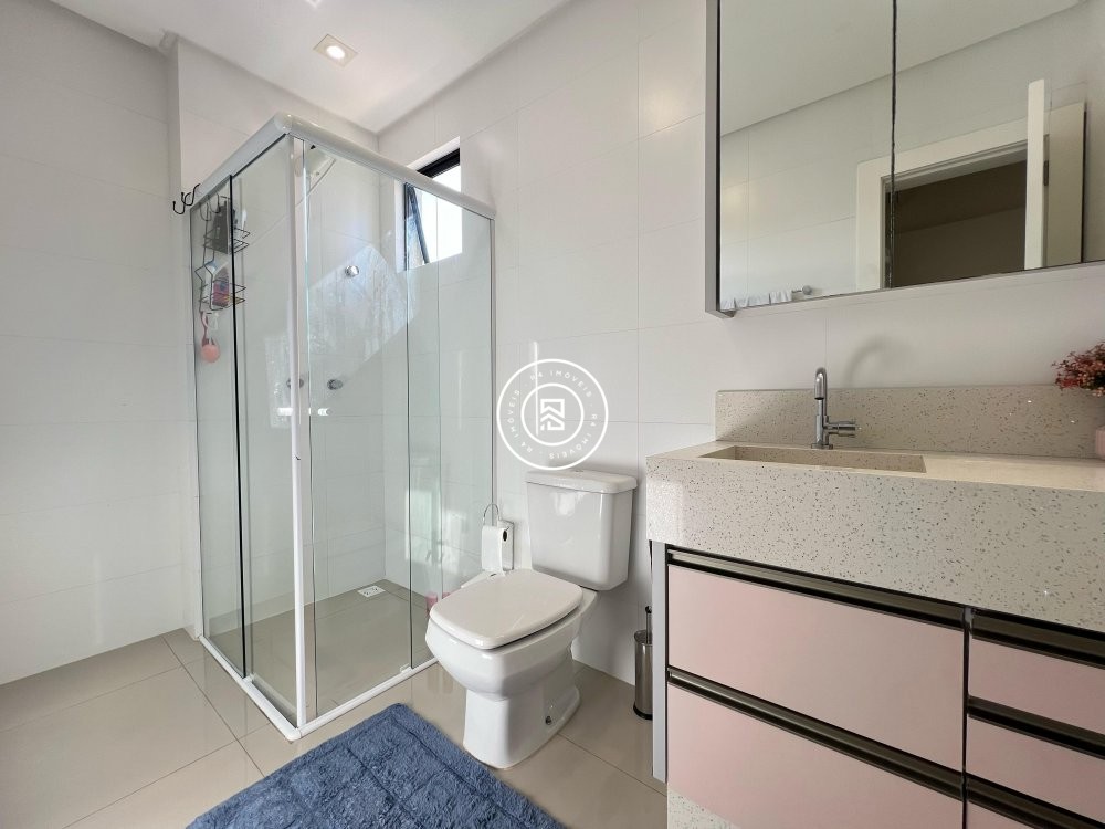 Apartamento mobiliado no corao da Meia Praia