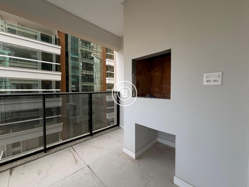 Apartamento novo na quadra-mar