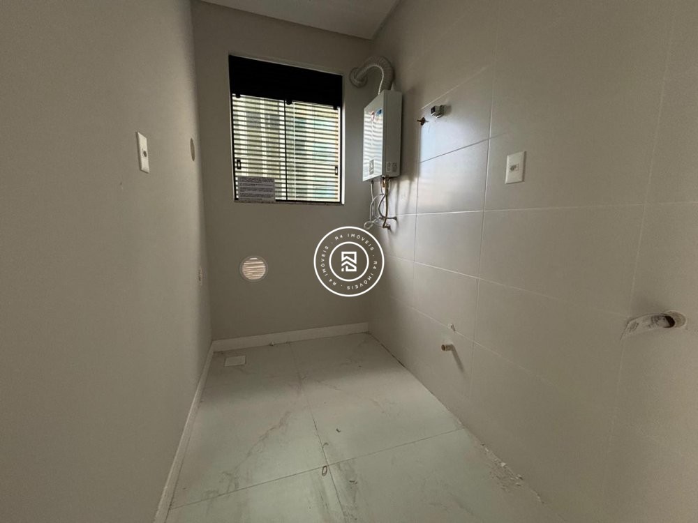 Apartamento novo na quadra-mar