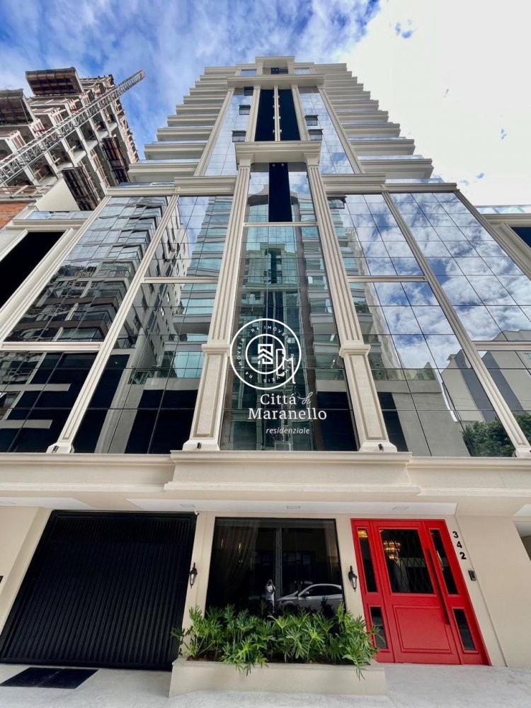 Apartamento novo na quadra-mar