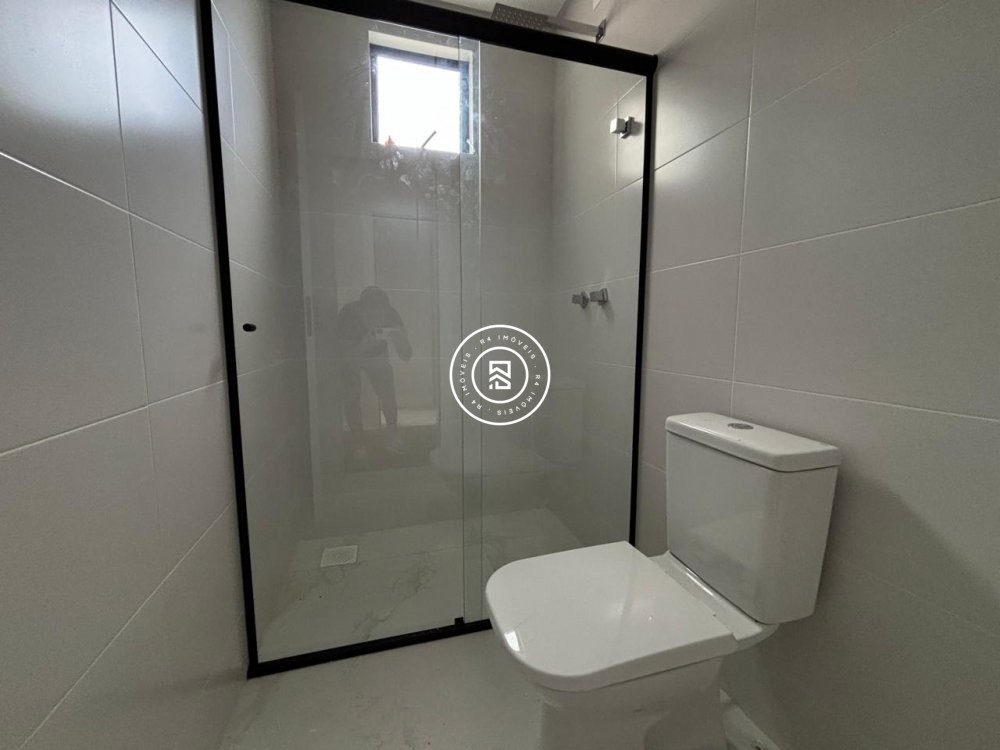 Apartamento novo na quadra-mar