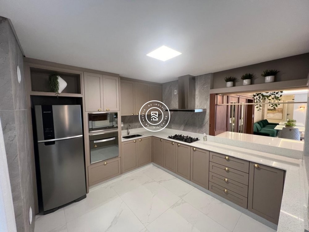 Apartamento novo na quadra-mar