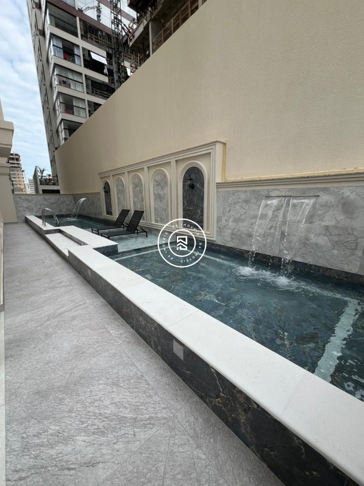 Apartamento novo na quadra-mar