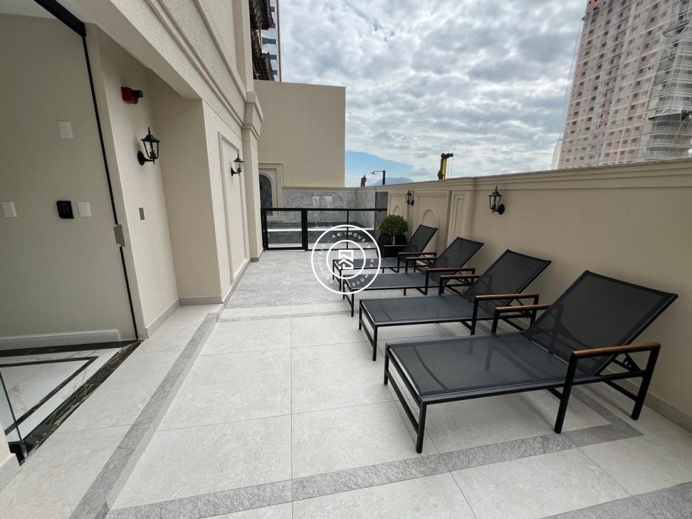 Apartamento novo na quadra-mar