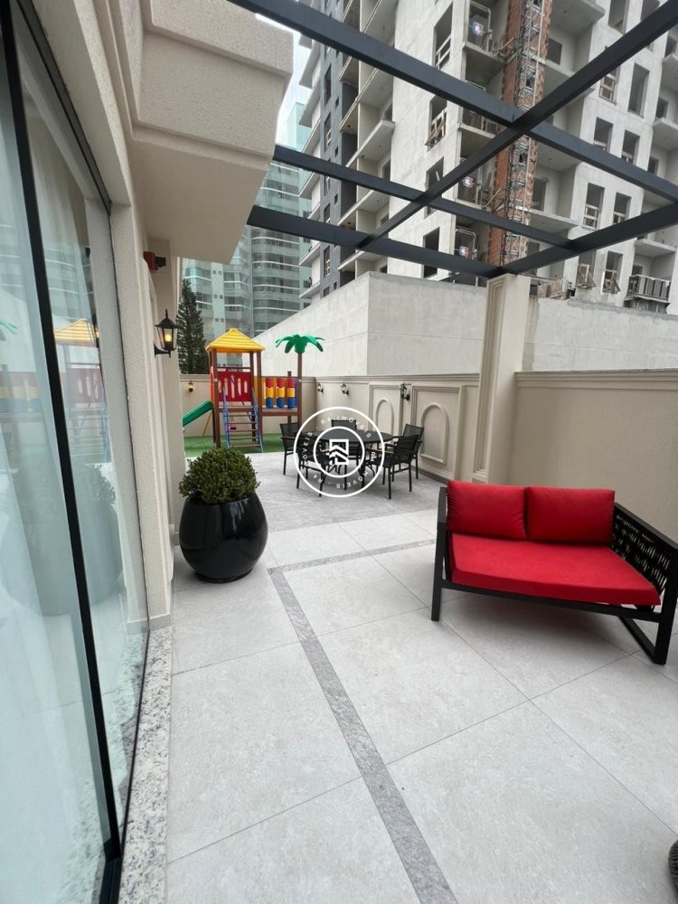 Apartamento novo na quadra-mar