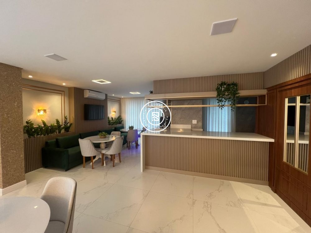 Apartamento novo na quadra-mar