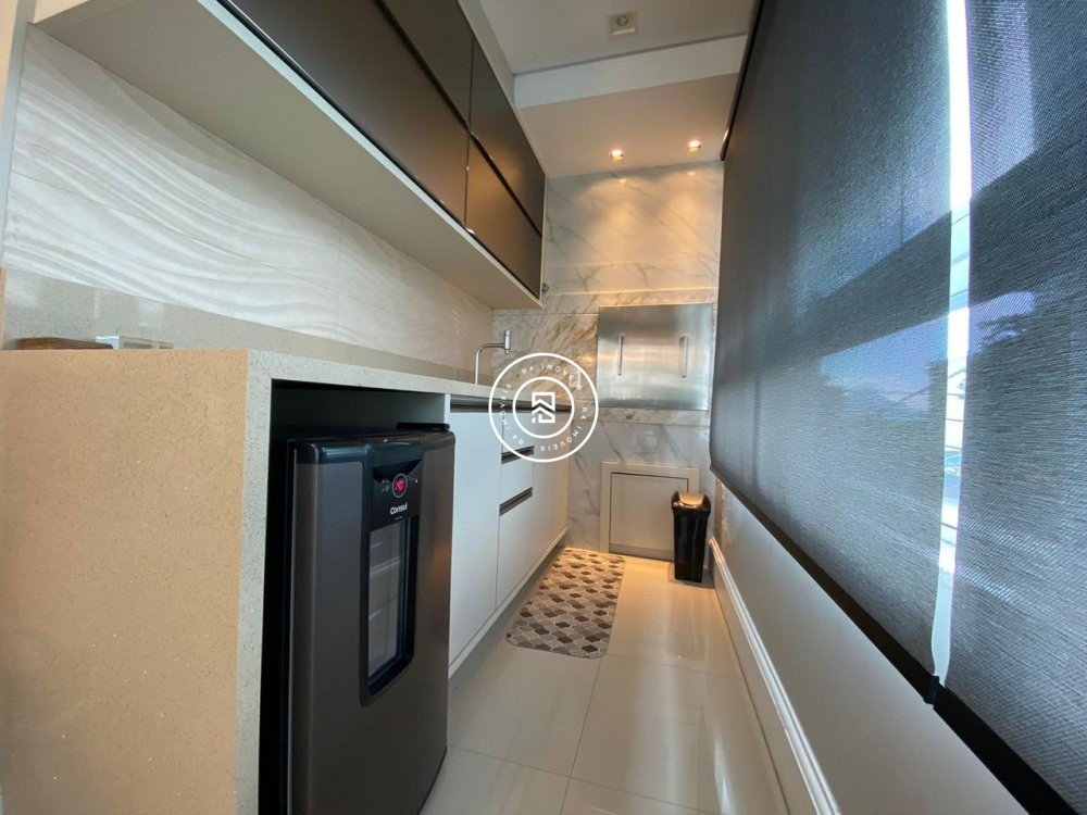 Apartamento mobiliado perto do mar