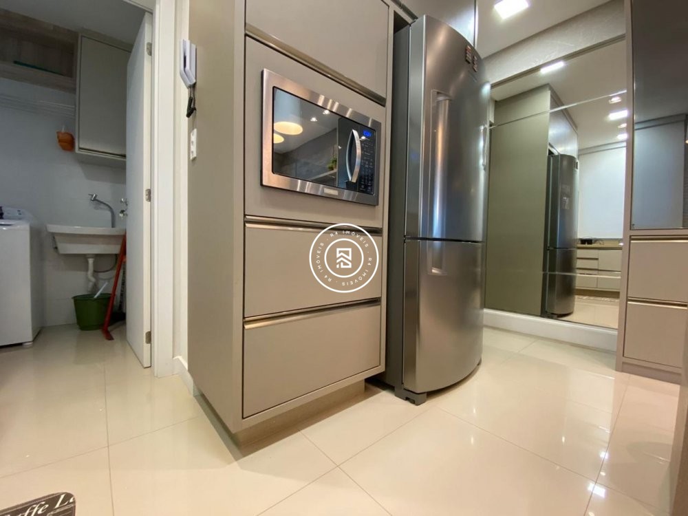 Apartamento mobiliado perto do mar