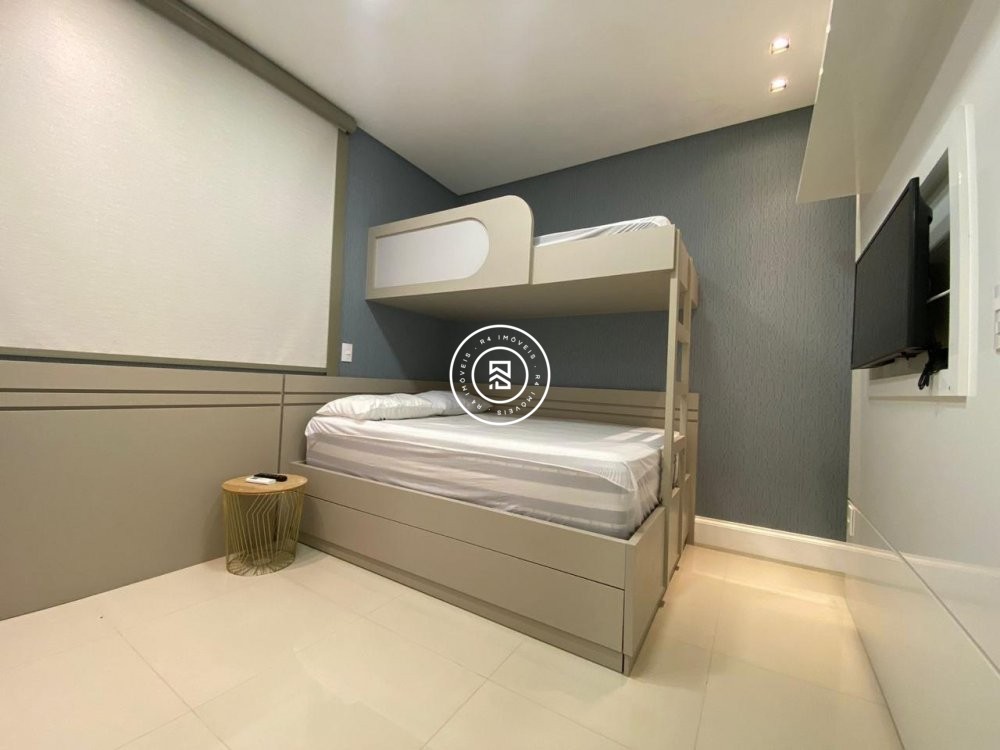 Apartamento mobiliado perto do mar