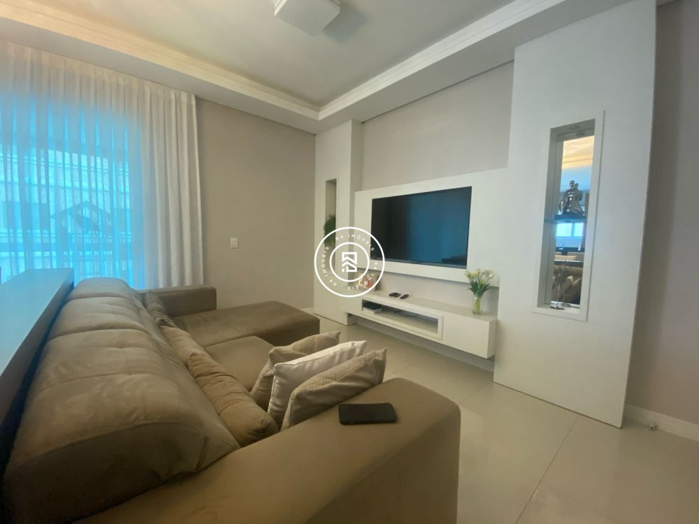 Apartamento na Meia Praia