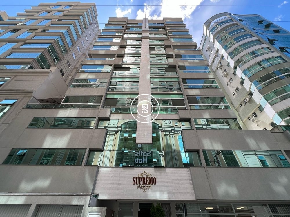 Apartamento na Meia Praia