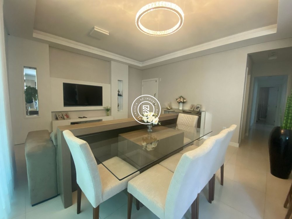 Apartamento na Meia Praia