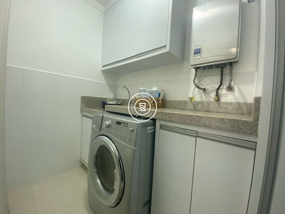 Apartamento na Meia Praia