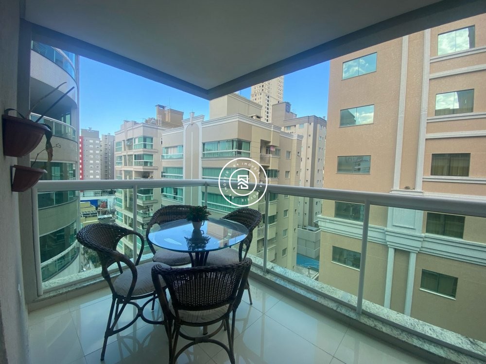 Apartamento na Meia Praia