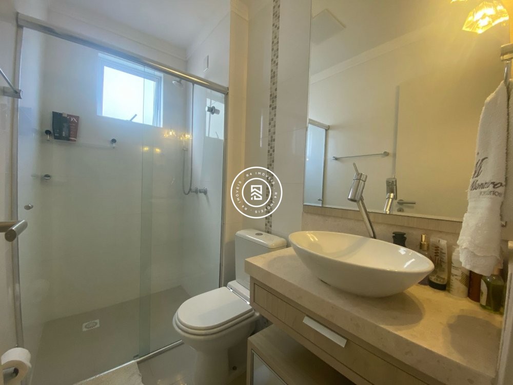 Apartamento na Meia Praia