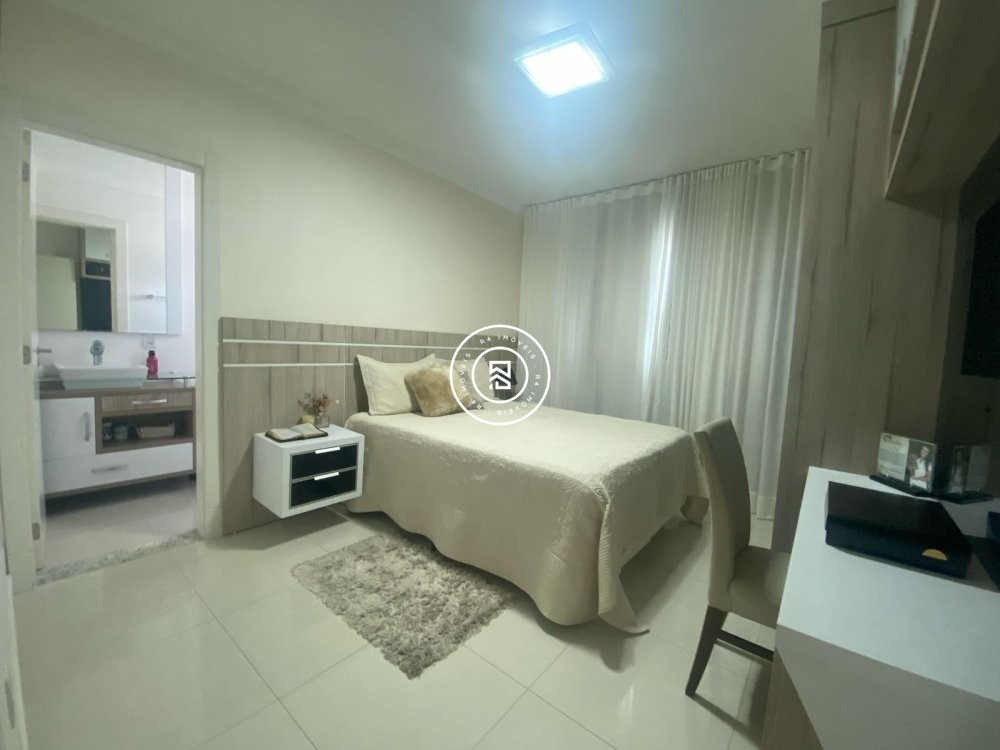 Apartamento na Meia Praia