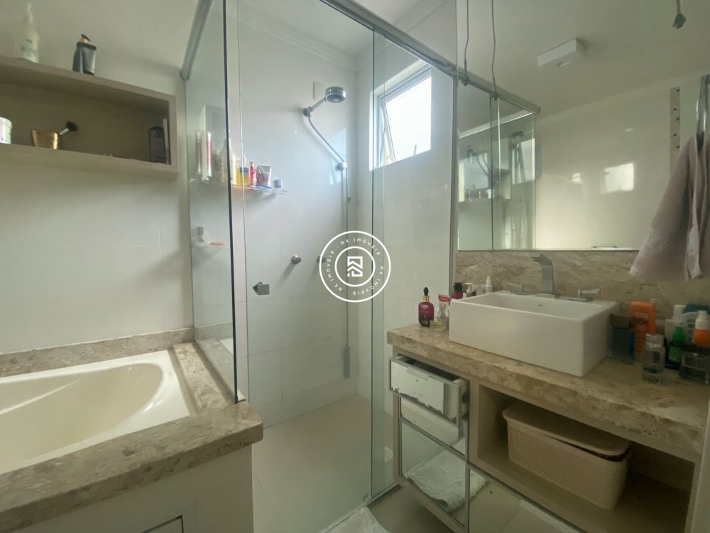 Apartamento na Meia Praia