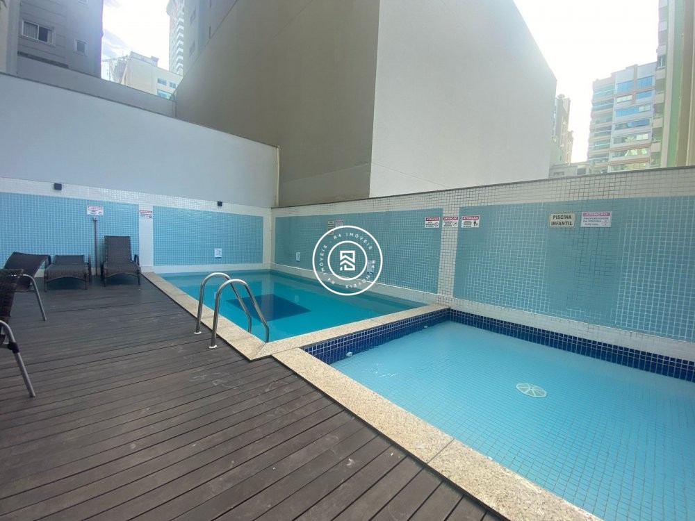 Apartamento na Meia Praia