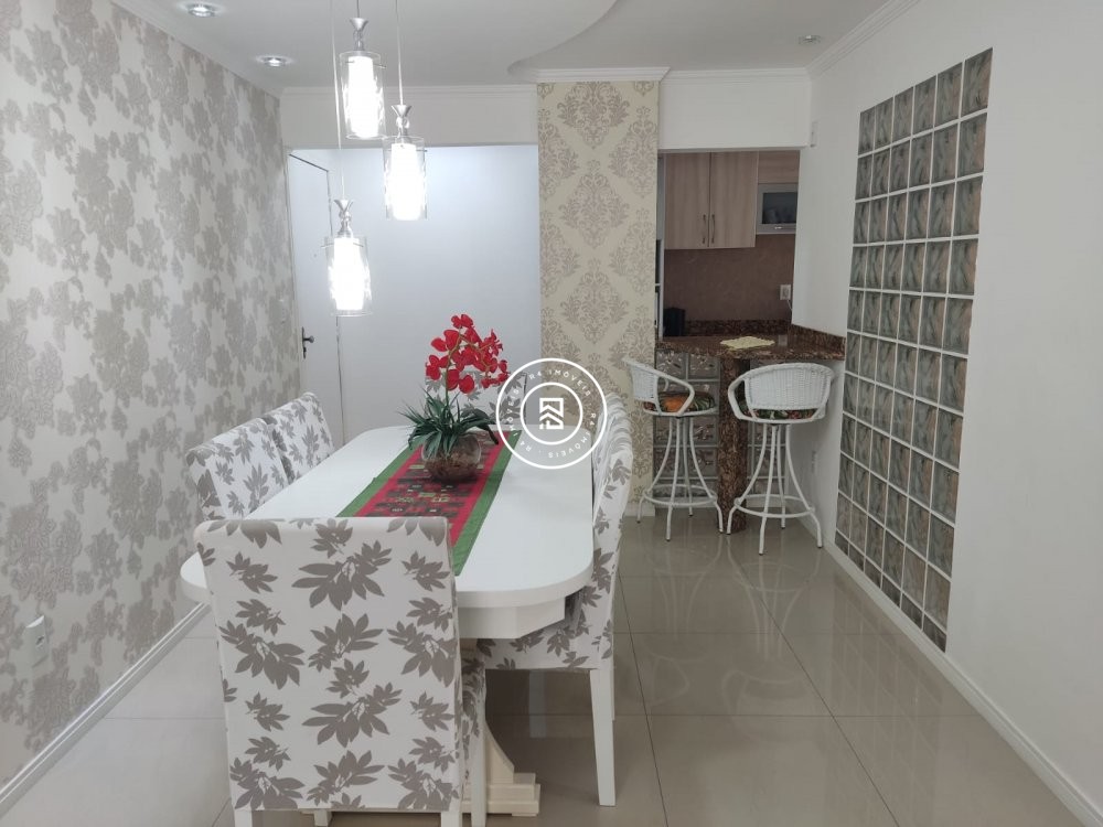 Apartamento Quadra Mar 02 quartos em Meia Praia