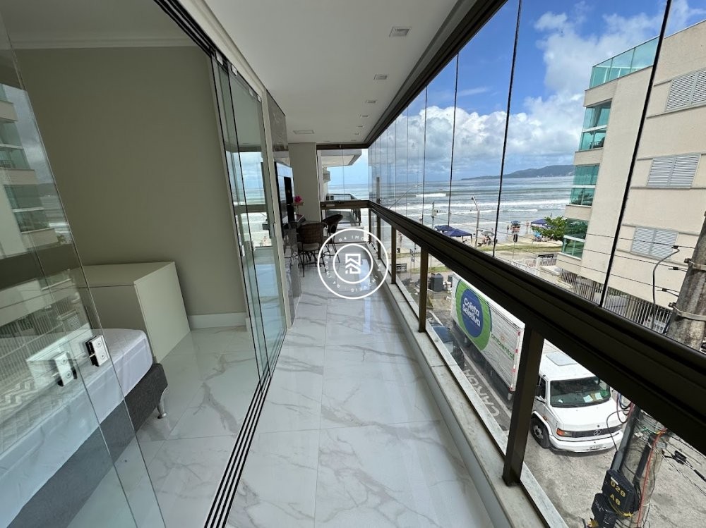 Apto Lateral Mar Meia Praia 03 Dormitrios