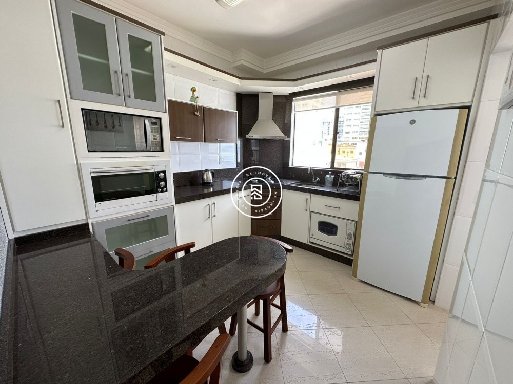 Apartamento Frente Mar 05 suites, 02 vagas